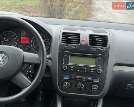 Чорний Фольксваген Гольф, об'ємом двигуна 1.4 л та пробігом 256 тис. км за 5800 $, фото 12 на Automoto.ua