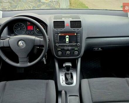 Черный Фольксваген Гольф, объемом двигателя 1.6 л и пробегом 210 тыс. км за 7299 $, фото 1 на Automoto.ua