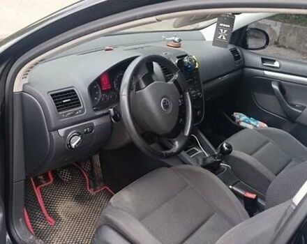 Чорний Фольксваген Гольф, об'ємом двигуна 2 л та пробігом 273 тис. км за 5400 $, фото 6 на Automoto.ua