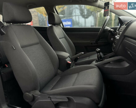 Чорний Фольксваген Гольф, об'ємом двигуна 1.4 л та пробігом 237 тис. км за 5100 $, фото 40 на Automoto.ua