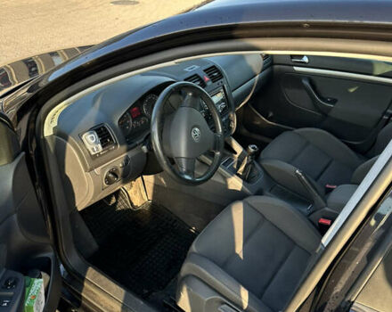 Черный Фольксваген Гольф, объемом двигателя 1.6 л и пробегом 192 тыс. км за 6000 $, фото 18 на Automoto.ua