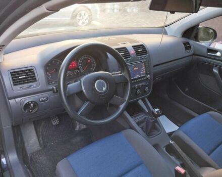 Черный Фольксваген Гольф, объемом двигателя 1.6 л и пробегом 223 тыс. км за 6400 $, фото 9 на Automoto.ua