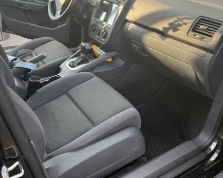 Чорний Фольксваген Гольф, об'ємом двигуна 1.6 л та пробігом 203 тис. км за 6300 $, фото 21 на Automoto.ua