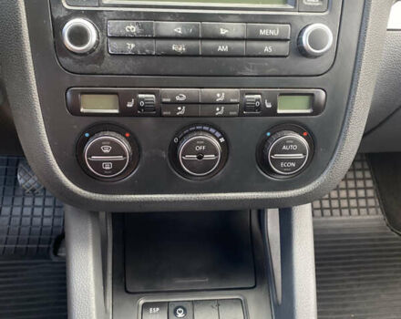 Черный Фольксваген Гольф, объемом двигателя 1.6 л и пробегом 300 тыс. км за 6200 $, фото 17 на Automoto.ua