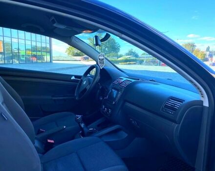 Черный Фольксваген Гольф, объемом двигателя 1.4 л и пробегом 235 тыс. км за 4300 $, фото 5 на Automoto.ua