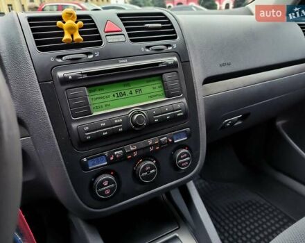 Чорний Фольксваген Гольф, об'ємом двигуна 1.39 л та пробігом 280 тис. км за 5600 $, фото 2 на Automoto.ua