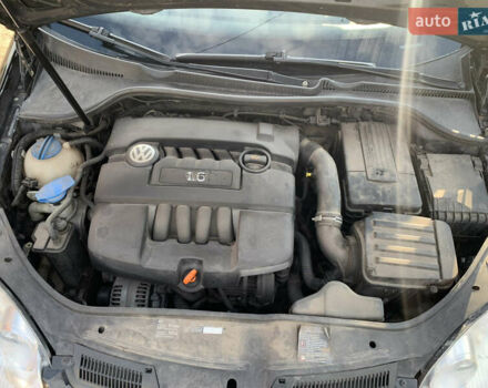 Черный Фольксваген Гольф, объемом двигателя 1.6 л и пробегом 297 тыс. км за 4900 $, фото 8 на Automoto.ua