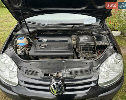 Черный Фольксваген Гольф, объемом двигателя 1.39 л и пробегом 121 тыс. км за 5150 $, фото 27 на Automoto.ua