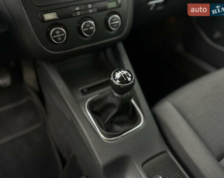 Чорний Фольксваген Гольф, об'ємом двигуна 1.4 л та пробігом 237 тис. км за 5100 $, фото 30 на Automoto.ua