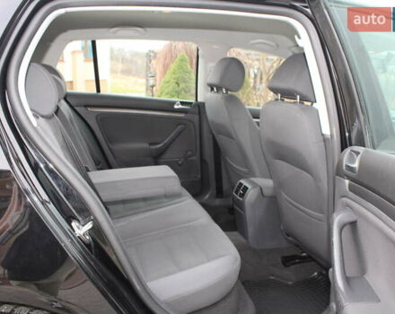 Черный Фольксваген Гольф, объемом двигателя 1.6 л и пробегом 203 тыс. км за 5890 $, фото 63 на Automoto.ua