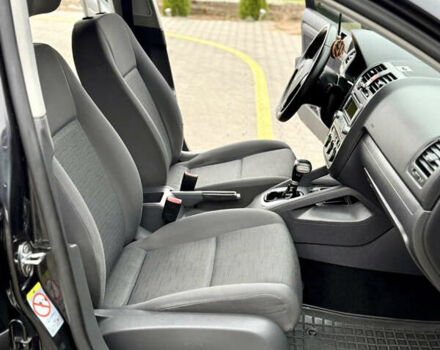 Черный Фольксваген Гольф, объемом двигателя 1.6 л и пробегом 185 тыс. км за 6200 $, фото 45 на Automoto.ua