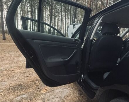 Черный Фольксваген Гольф, объемом двигателя 1.4 л и пробегом 268 тыс. км за 5600 $, фото 16 на Automoto.ua