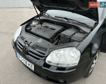 Черный Фольксваген Гольф, объемом двигателя 1.39 л и пробегом 260 тыс. км за 4999 $, фото 19 на Automoto.ua