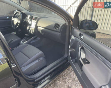 Черный Фольксваген Гольф, объемом двигателя 1.6 л и пробегом 209 тыс. км за 6300 $, фото 6 на Automoto.ua