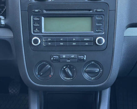 Черный Фольксваген Гольф, объемом двигателя 1.4 л и пробегом 278 тыс. км за 4500 $, фото 11 на Automoto.ua