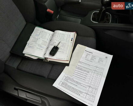 Черный Фольксваген Гольф, объемом двигателя 1.6 л и пробегом 221 тыс. км за 6600 $, фото 51 на Automoto.ua