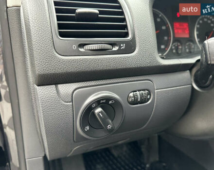 Черный Фольксваген Гольф, объемом двигателя 1.4 л и пробегом 187 тыс. км за 6500 $, фото 62 на Automoto.ua