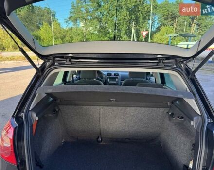 Черный Фольксваген Гольф, объемом двигателя 1.6 л и пробегом 258 тыс. км за 5950 $, фото 18 на Automoto.ua