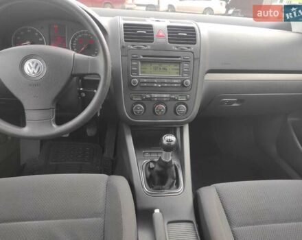 Черный Фольксваген Гольф, объемом двигателя 1.6 л и пробегом 188 тыс. км за 5500 $, фото 16 на Automoto.ua