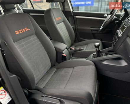 Черный Фольксваген Гольф, объемом двигателя 1.6 л и пробегом 221 тыс. км за 6600 $, фото 47 на Automoto.ua