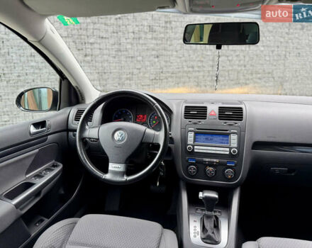 Чорний Фольксваген Гольф, об'ємом двигуна 1.4 л та пробігом 142 тис. км за 7799 $, фото 23 на Automoto.ua