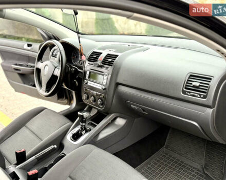 Черный Фольксваген Гольф, объемом двигателя 1.6 л и пробегом 185 тыс. км за 6200 $, фото 46 на Automoto.ua