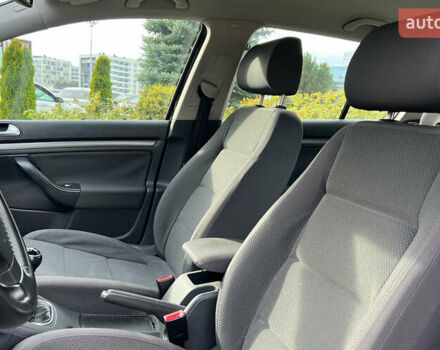 Чорний Фольксваген Гольф, об'ємом двигуна 1.6 л та пробігом 256 тис. км за 5999 $, фото 8 на Automoto.ua