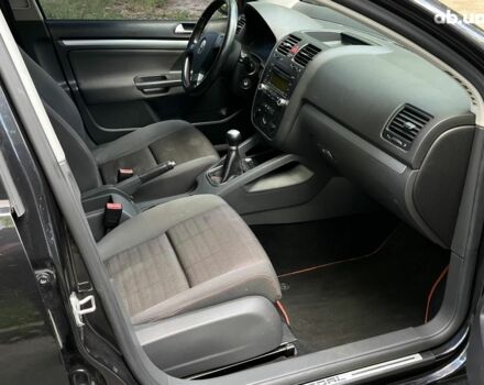 Чорний Фольксваген Гольф, об'ємом двигуна 1.6 л та пробігом 255 тис. км за 4990 $, фото 29 на Automoto.ua