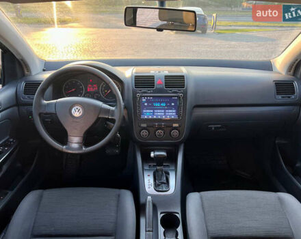 Черный Фольксваген Гольф, объемом двигателя 1.6 л и пробегом 209 тыс. км за 6300 $, фото 4 на Automoto.ua