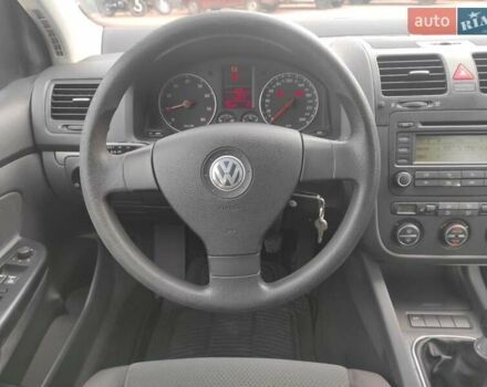Черный Фольксваген Гольф, объемом двигателя 1.6 л и пробегом 188 тыс. км за 5500 $, фото 17 на Automoto.ua