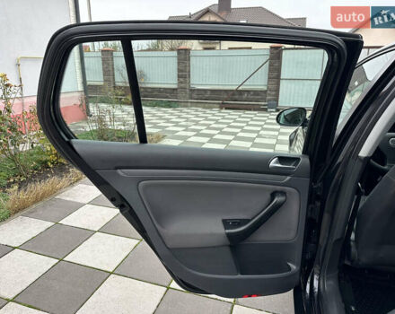 Черный Фольксваген Гольф, объемом двигателя 1.4 л и пробегом 187 тыс. км за 6500 $, фото 35 на Automoto.ua