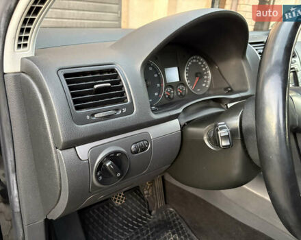 Черный Фольксваген Гольф, объемом двигателя 1.6 л и пробегом 240 тыс. км за 6150 $, фото 29 на Automoto.ua