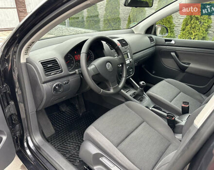 Черный Фольксваген Гольф, объемом двигателя 1.4 л и пробегом 187 тыс. км за 6500 $, фото 61 на Automoto.ua