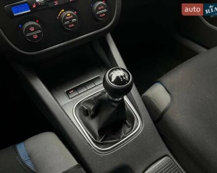 Черный Фольксваген Гольф, объемом двигателя 1.39 л и пробегом 268 тыс. км за 6490 $, фото 26 на Automoto.ua