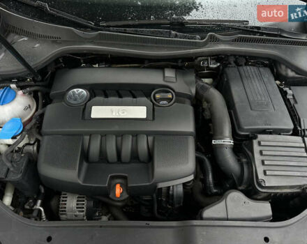 Черный Фольксваген Гольф, объемом двигателя 1.6 л и пробегом 221 тыс. км за 6600 $, фото 54 на Automoto.ua