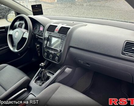 Черный Фольксваген Гольф, объемом двигателя 1.6 л и пробегом 195 тыс. км за 5700 $, фото 7 на Automoto.ua