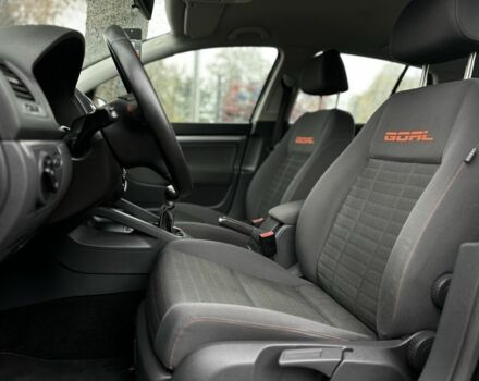 Черный Фольксваген Гольф, объемом двигателя 1.6 л и пробегом 221 тыс. км за 6600 $, фото 6 на Automoto.ua