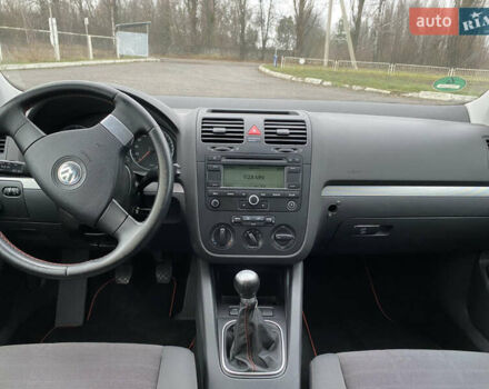 Черный Фольксваген Гольф, объемом двигателя 1.4 л и пробегом 220 тыс. км за 5900 $, фото 9 на Automoto.ua