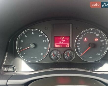 Черный Фольксваген Гольф, объемом двигателя 1.6 л и пробегом 202 тыс. км за 5999 $, фото 2 на Automoto.ua