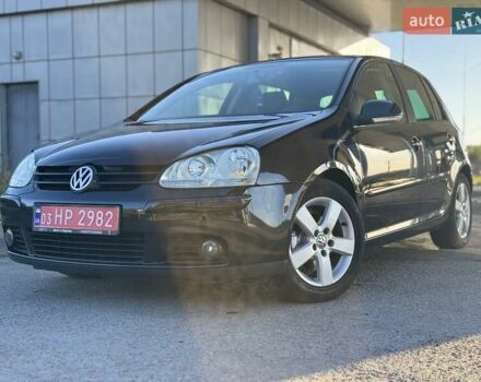 Черный Фольксваген Гольф, объемом двигателя 1.6 л и пробегом 258 тыс. км за 5950 $, фото 1 на Automoto.ua