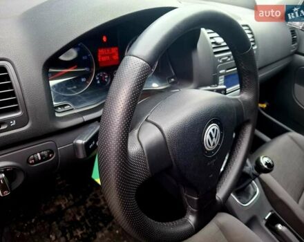 Черный Фольксваген Гольф, объемом двигателя 1.6 л и пробегом 219 тыс. км за 6400 $, фото 4 на Automoto.ua