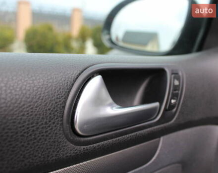 Черный Фольксваген Гольф, объемом двигателя 1.6 л и пробегом 203 тыс. км за 5890 $, фото 41 на Automoto.ua