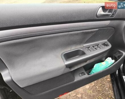 Чорний Фольксваген Гольф, об'ємом двигуна 1.4 л та пробігом 229 тис. км за 5900 $, фото 12 на Automoto.ua