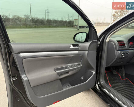 Черный Фольксваген Гольф, объемом двигателя 1.39 л и пробегом 260 тыс. км за 4999 $, фото 14 на Automoto.ua