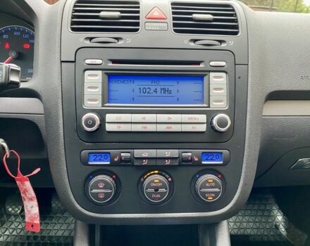 Чорний Фольксваген Гольф, об'ємом двигуна 1.4 л та пробігом 230 тис. км за 5777 $, фото 7 на Automoto.ua