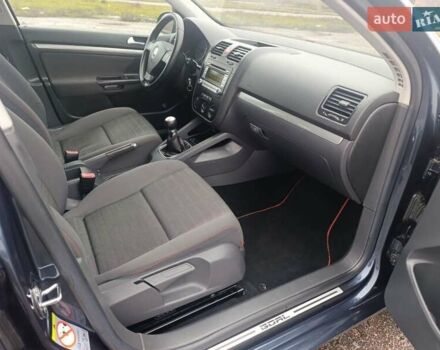 Черный Фольксваген Гольф, объемом двигателя 1.6 л и пробегом 202 тыс. км за 5999 $, фото 17 на Automoto.ua