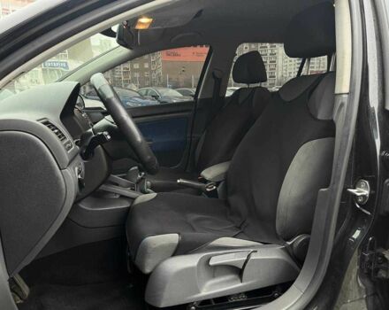 Черный Фольксваген Гольф, объемом двигателя 1.4 л и пробегом 268 тыс. км за 6490 $, фото 8 на Automoto.ua