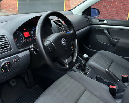 Фольксваген Гольф 2006 в Полтаве на Automoto.ua Черный Фольксваген Гольф, объемом двигателя 1.6 л и пробегом 295 тыс. км за 5800 $, фото 24 на Automoto.ua