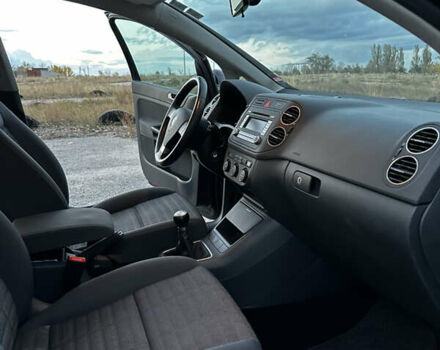 Черный Фольксваген Гольф, объемом двигателя 1.6 л и пробегом 89 тыс. км за 6500 $, фото 20 на Automoto.ua