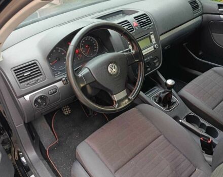 Черный Фольксваген Гольф, объемом двигателя 1.4 л и пробегом 200 тыс. км за 5200 $, фото 5 на Automoto.ua